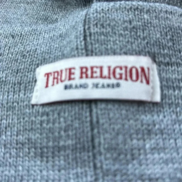 True Religion Knit cuffed pom-pom beanie & gloves set, embroidered & patch logos - Picture 5 of 8